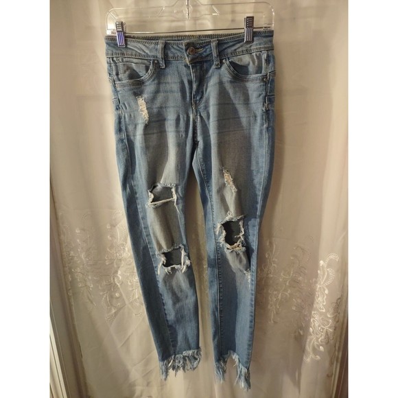 Forever 21 Push Up Jeans Size 27 Blue Distressed Cropped - Picture 1 of 9